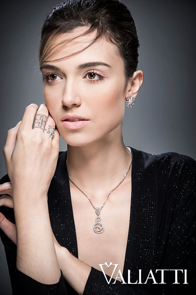 Julia Fagundes for Valiatti